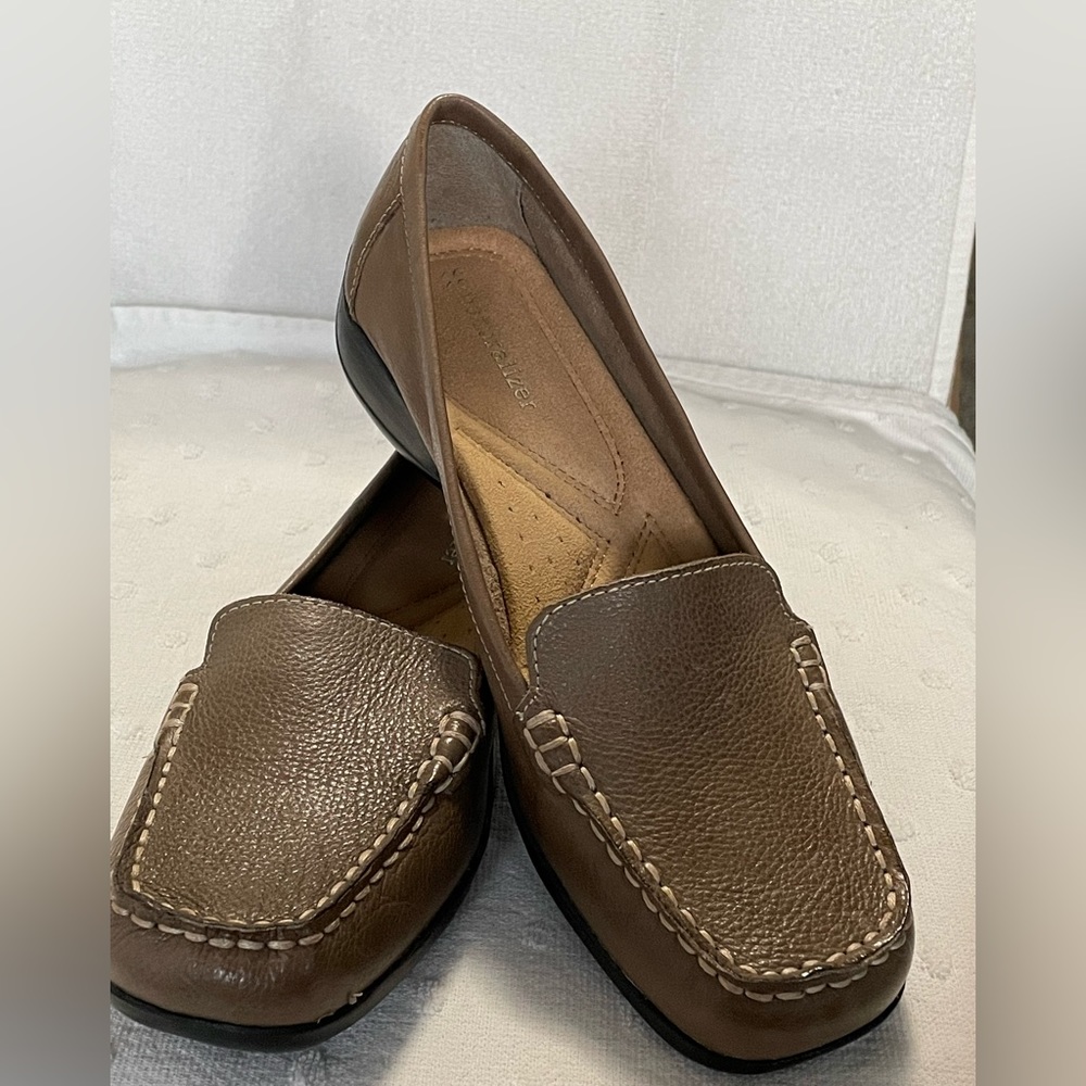 Naturalizer Brown Leather Moccasin Flats